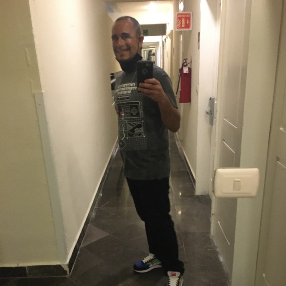 Meet your Posher, Yamil